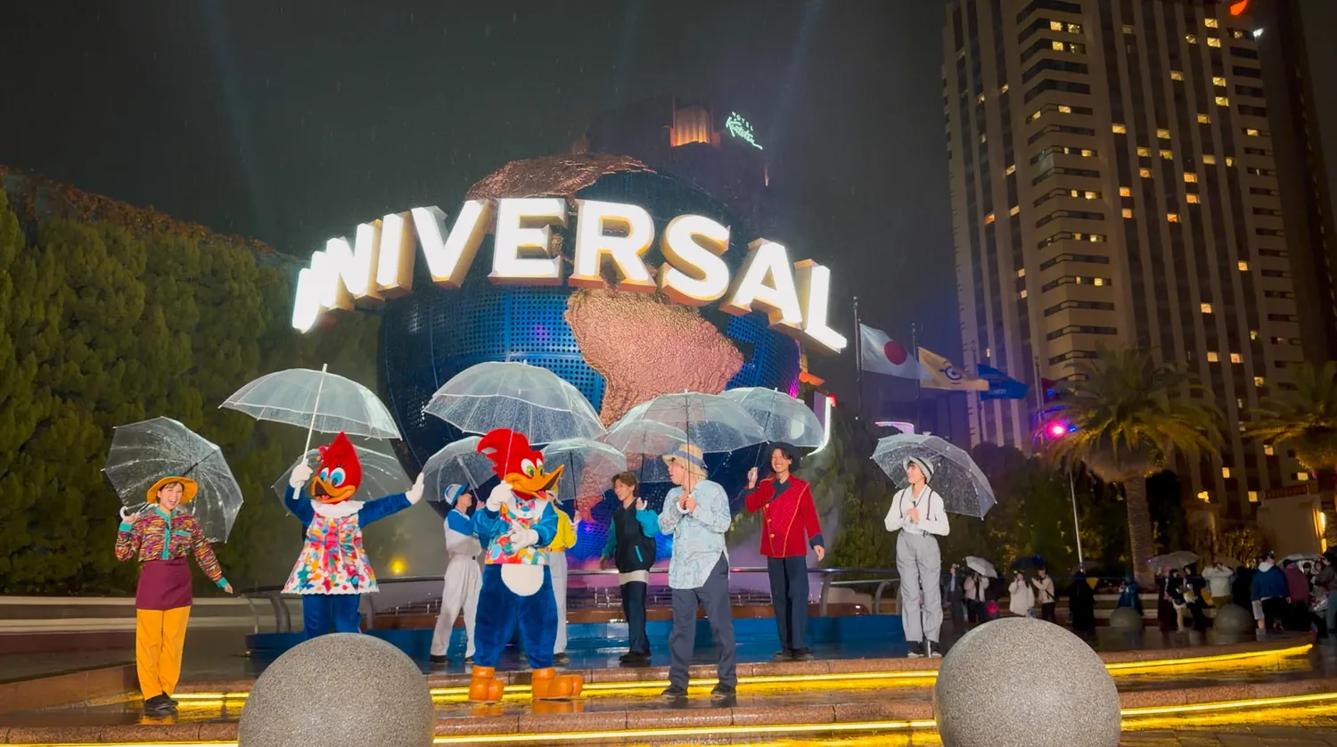 USJ 公园首次举办无人机表演,为期一晚。以夜空表演庆祝成立25周年