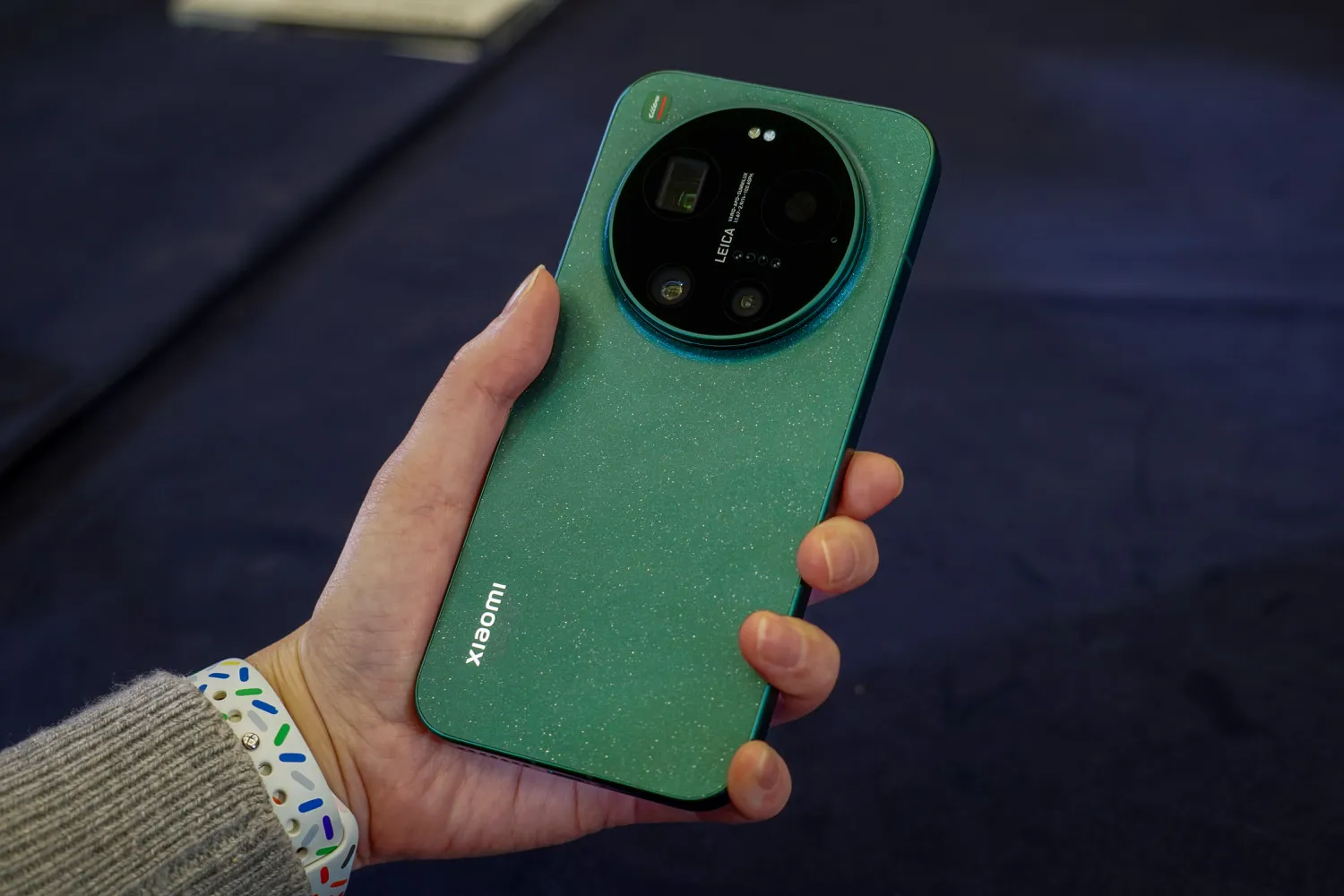 小米发布顶级机型“小米17 Ultra”,1英寸×2亿像素。 3月5日发售,可变光学变焦,199,800日元起