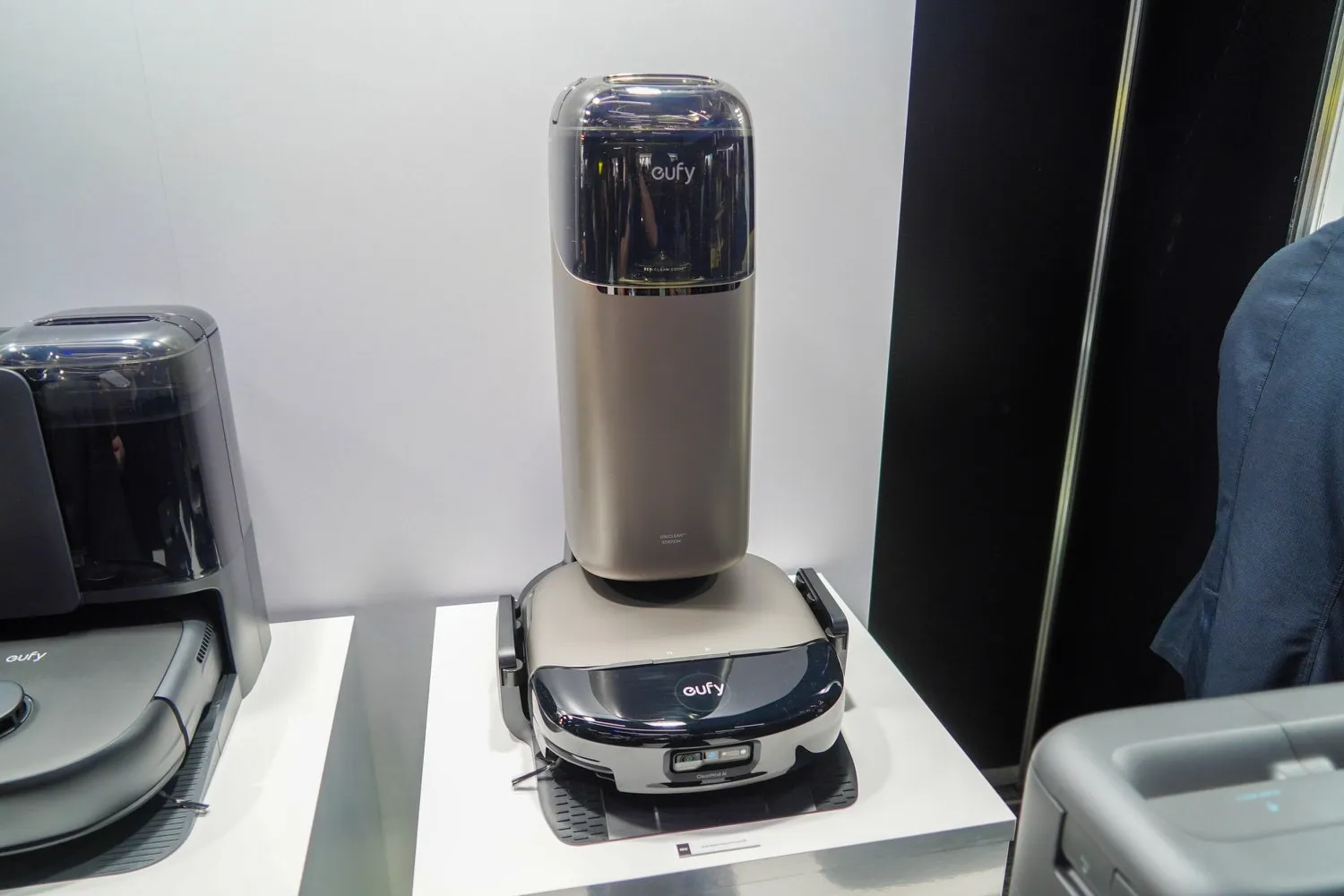 Anker发布顶级扫地机器人“Eufy Robot Vacuum Omni S2”。配备30000Pa吸力和全自动清洗站