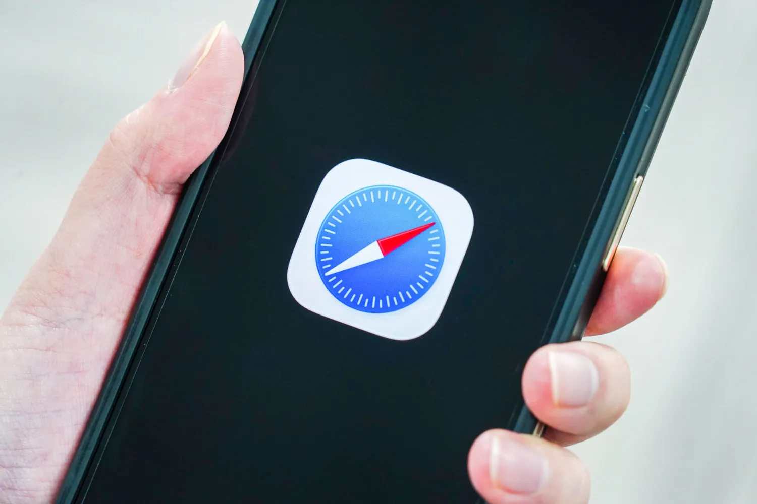 Apple 将于今年夏天推出一项新活动，以促进 Safari 中的隐私保护。突出防追踪功能和私密中继